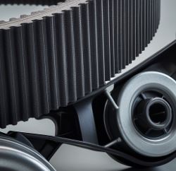 Почему необходимо следить и ухаживать за ремнями в авто?