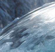 Как убрать обледенение со стекла автомобиля